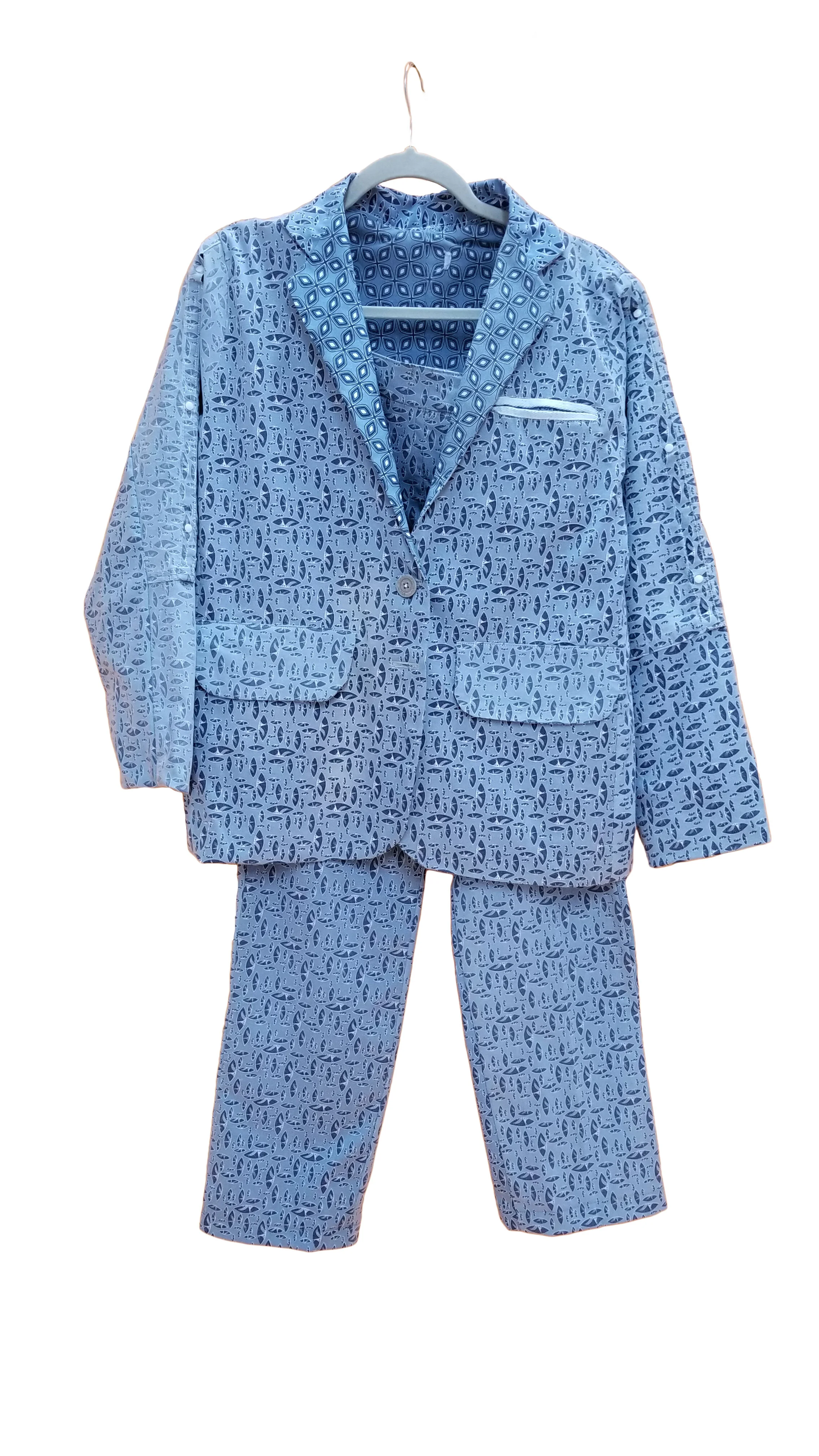 Suit_hanger_2019.jpg