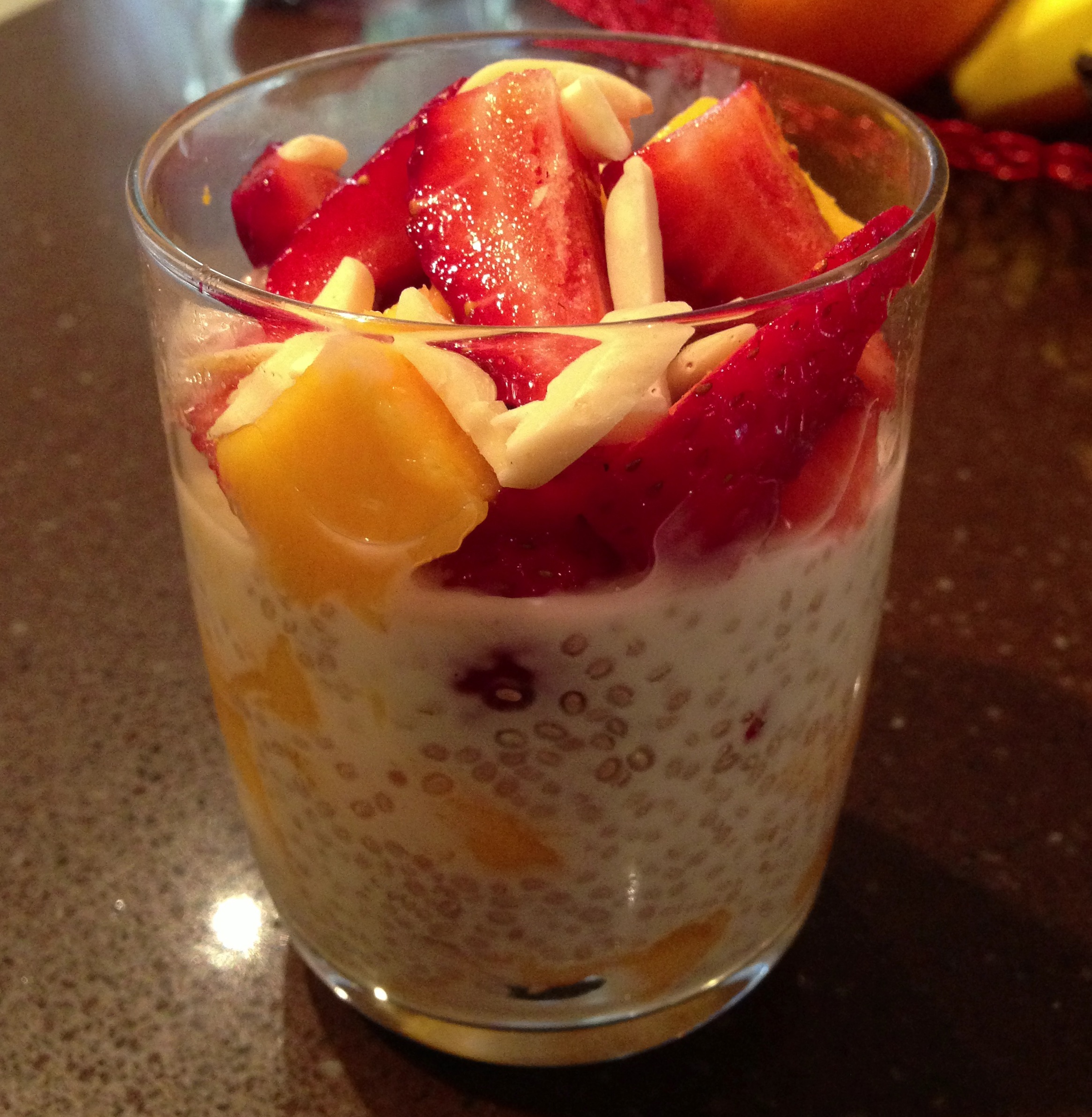 Mango chia puddings