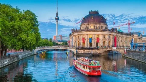 Berlin-1-1-pu0ddp2vid5ixv1nzcl82k1er7ecctiu063z2u4iao.jpg