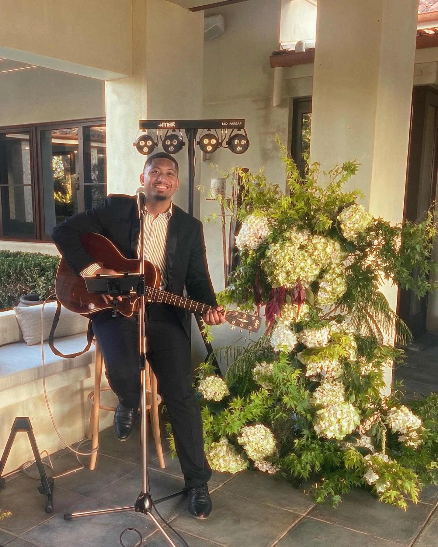 Celebrating the Dolores&rsquo; with legendary @claytonpochingmusic_ at the beautiful @casas_secretas ✨

@mcgeeentertainment 🎶