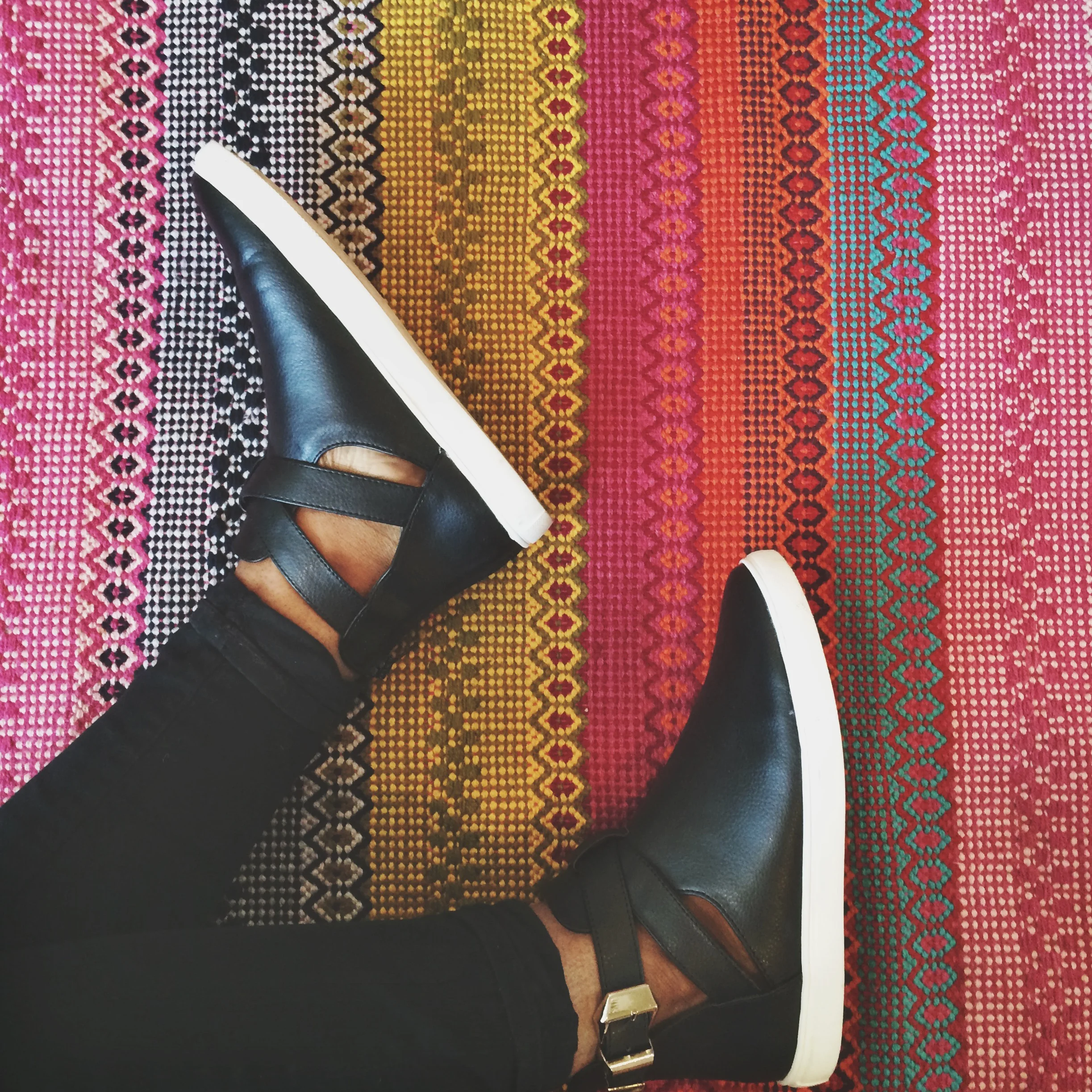 FAB FIND: CUTOUT SNEAKERS 