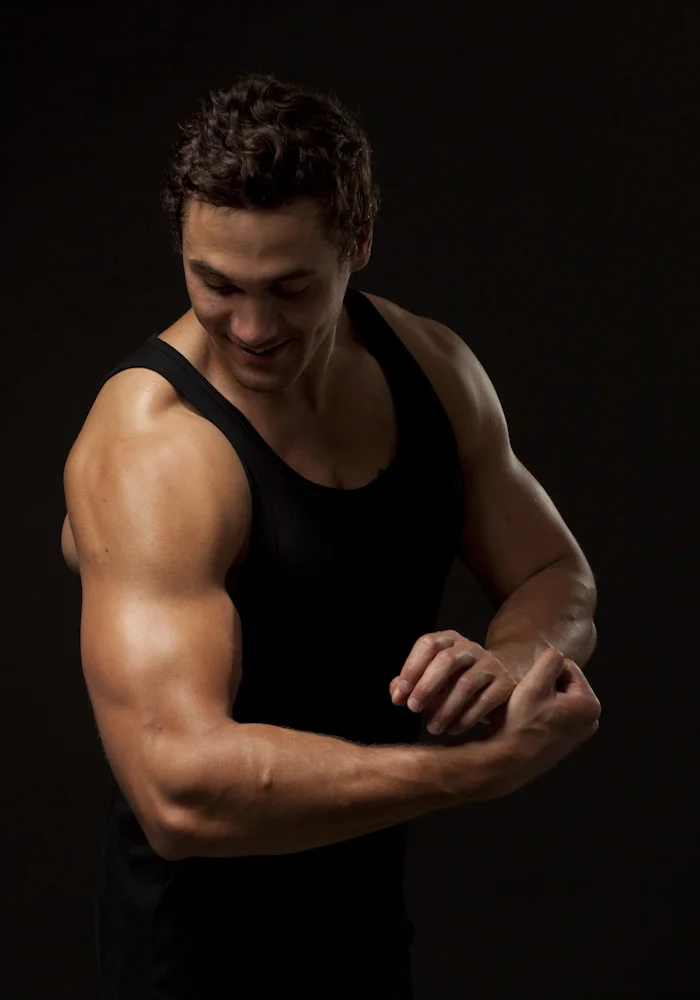 PROBLEM End consumers: Are you unable to focus solely on your workout? Worrying if you are training too much or too little? Not sure when to hit the gym? Manufacturers and health platforms: We can help you to present complex array of data to large consumer masses in layman's terms.