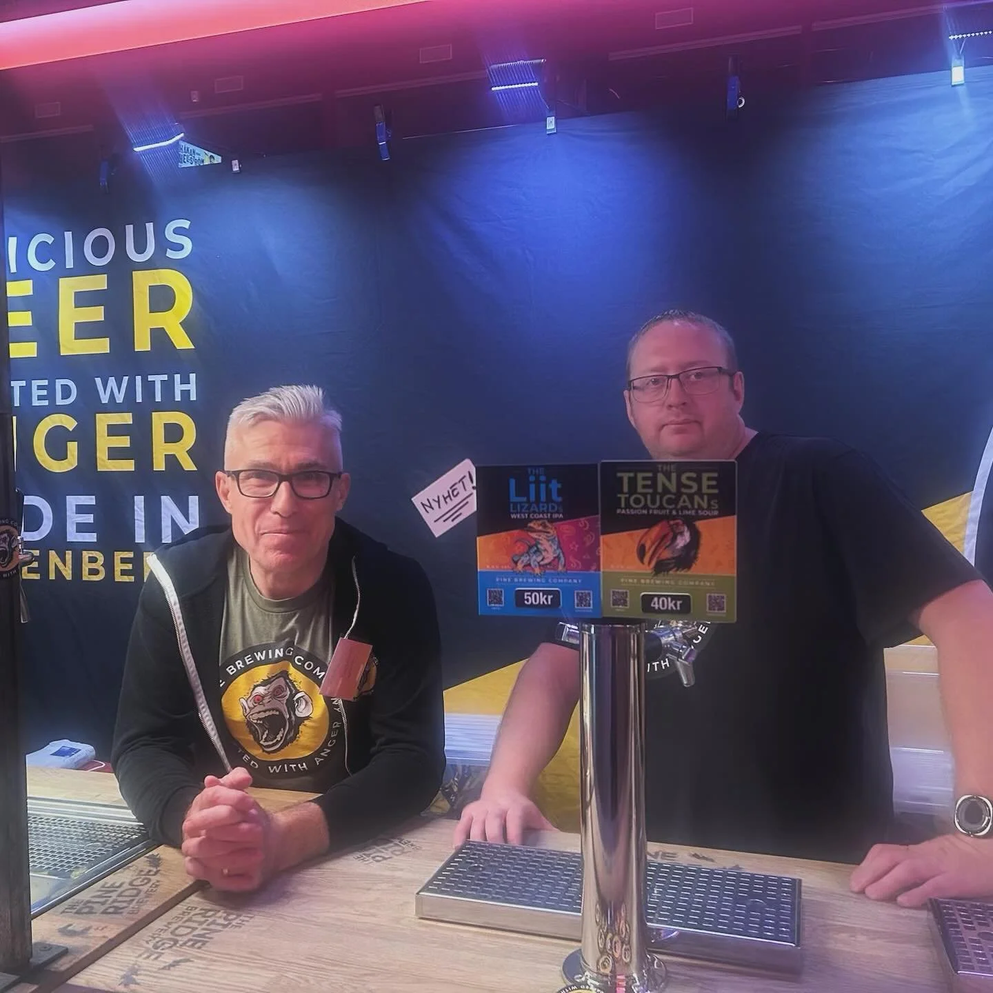 Varmt v&auml;lkommen till Sunny Days i Karlstad! Fredric och Christian st&aring;r redo med nyheten The Liit Lizard&rsquo;s West Coast IPA - ett stolt samarbete med Riip Beer! 🦎🍺
