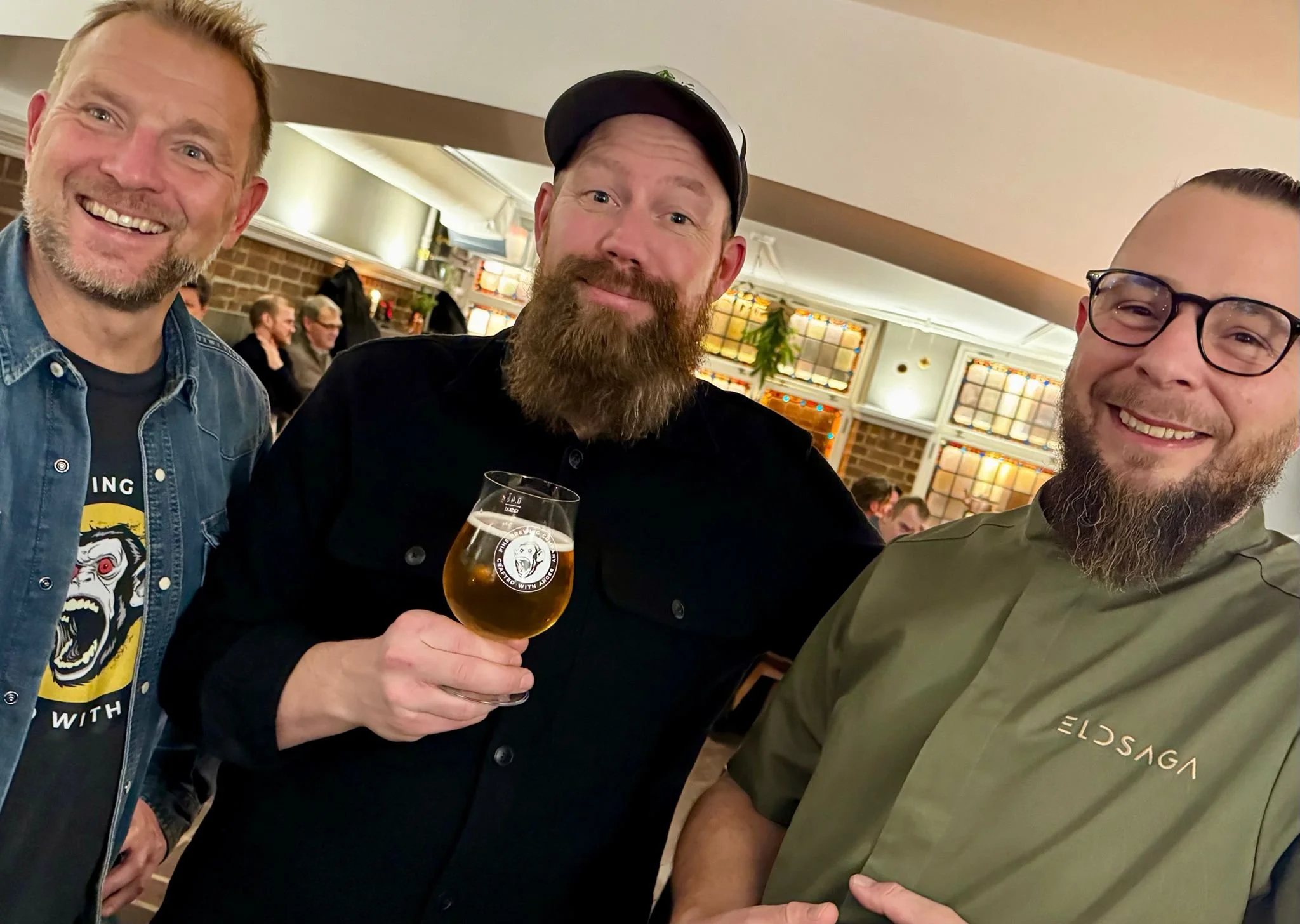 💛 Ett stort tack till alla g&auml;ster som bes&ouml;kte v&aring;rt gemensamma event ig&aring;r! God mat, god &ouml;l och massor av kunskap &ndash; allt samlat kring elementet eld. 🔥

Tack till @robeertandersson! Tack till @eldsaga, och stort lycka 