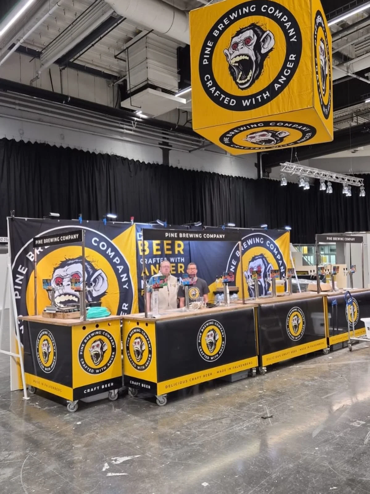 👍 Kolla va snyggt! V&aring;r monter p&aring; @enolochwhiskymassa &auml;r nu klar och redo f&ouml;r bes&ouml;kare! 
💛 Sv&auml;nger du f&ouml;rbi i helgen?