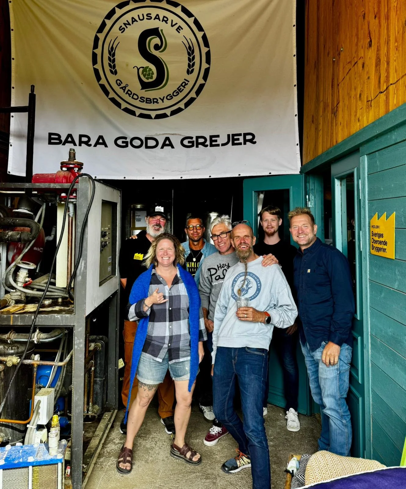 🍻 Vi h&auml;nger med Snausarve G&aring;rdsbryggeri!

👋 Hos Snausarve blir vi varmt mottagna av Nina, Kalle och bryggerihunden Farouk. H&auml;rligt h&auml;ng, mycket skratt och m&aring;nga gemensamma historier fr&aring;n livet som hantverksbryggare.