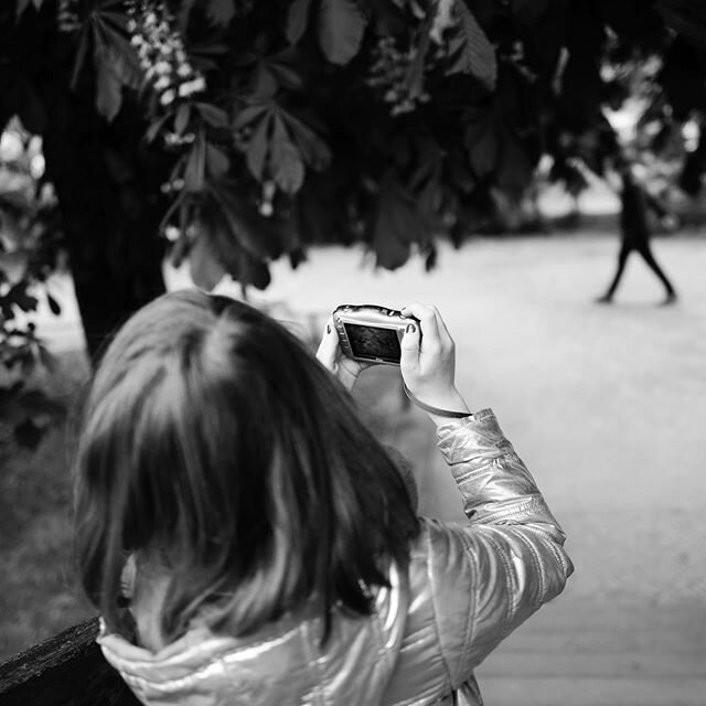 Juniper street photographer fashionista.
.
.
.
.
.
.
.
.
.
.
.
.
#agameoftones #street #instagood #photooftheday #art #city #berlin #cute #leicaq2