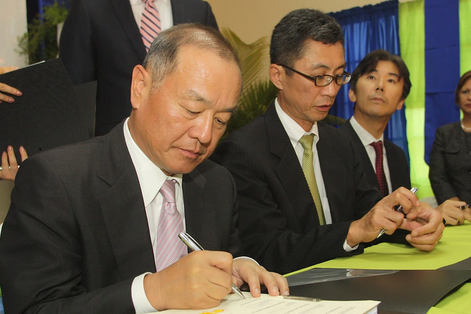 Investors confident despite gas shortage concerns