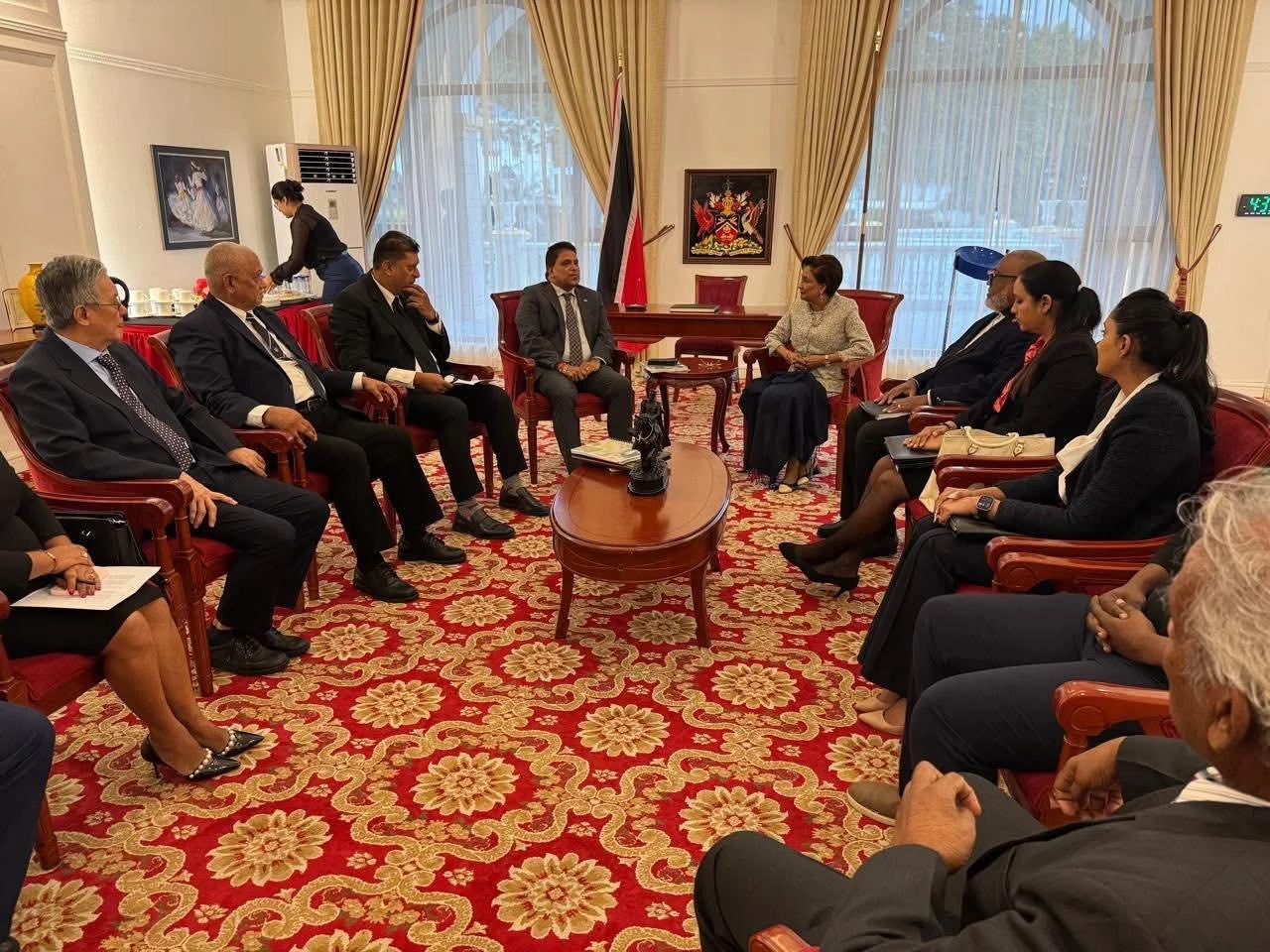 PM meets with Refinery Reactivation Committee 