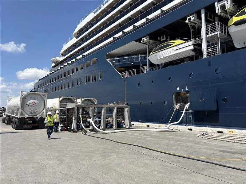 First-Ever LNG shore-to-ship bunkering operation at Port Everglades