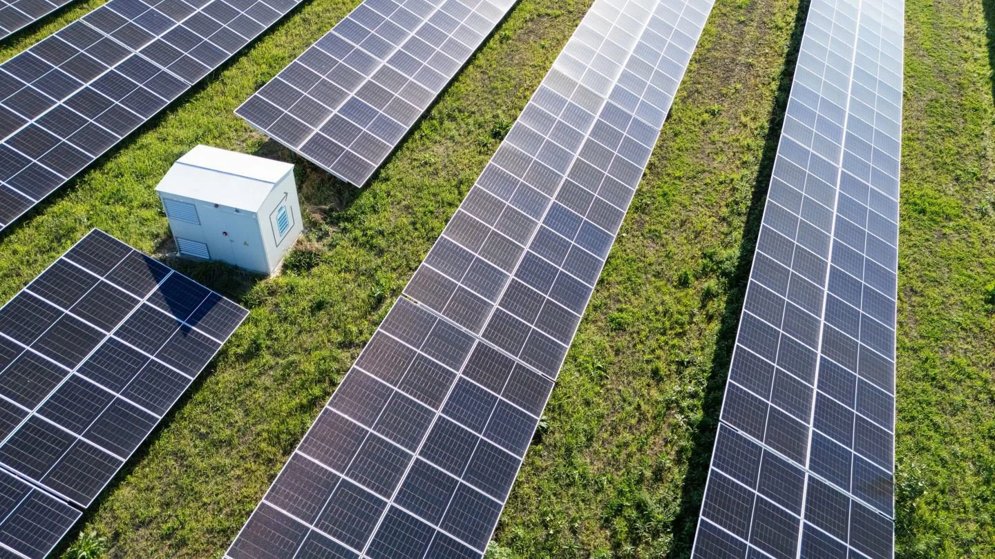 Colombia advances renewable energy auction with battery storage included 