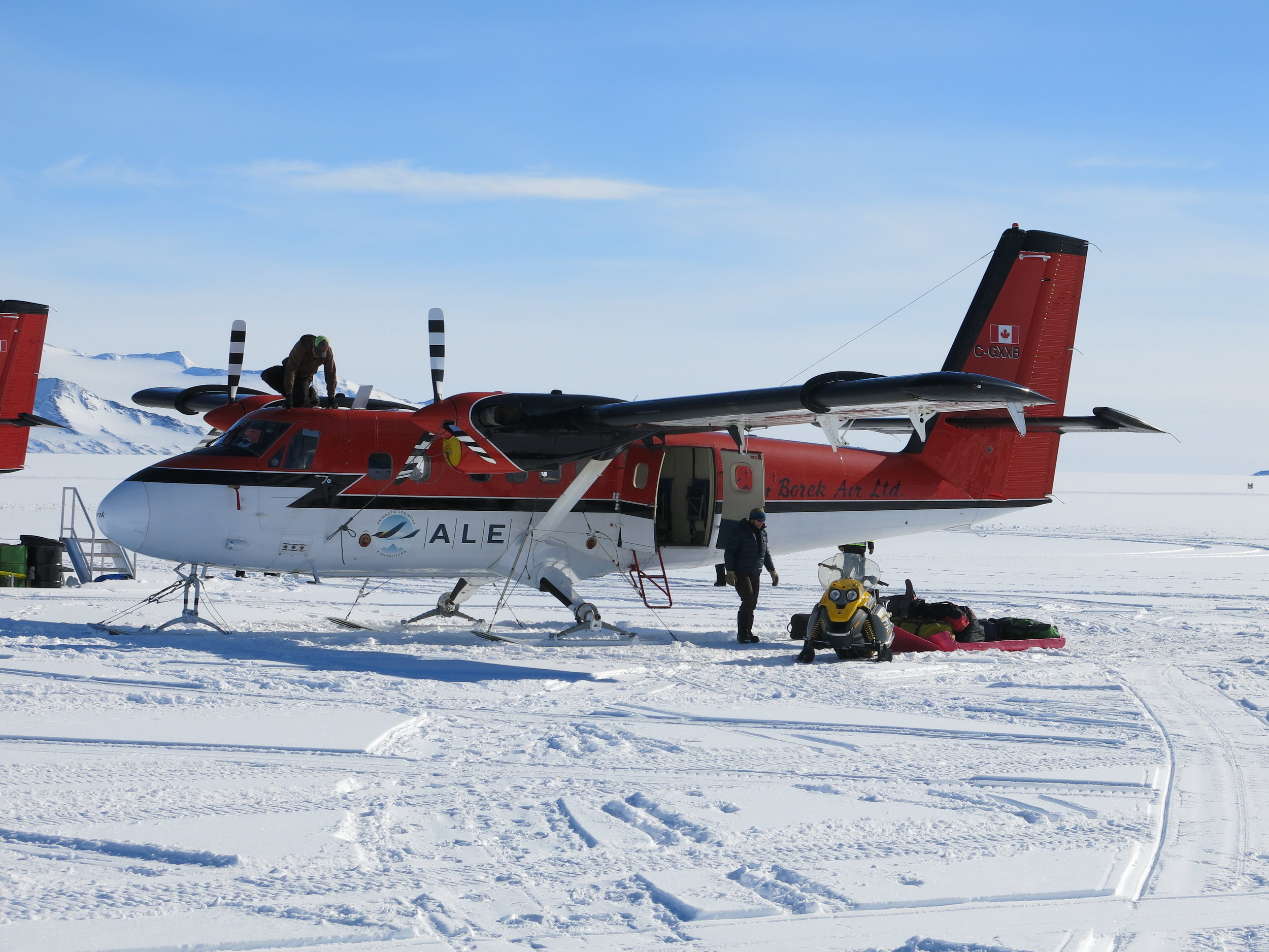 loading the twin otter.JPG