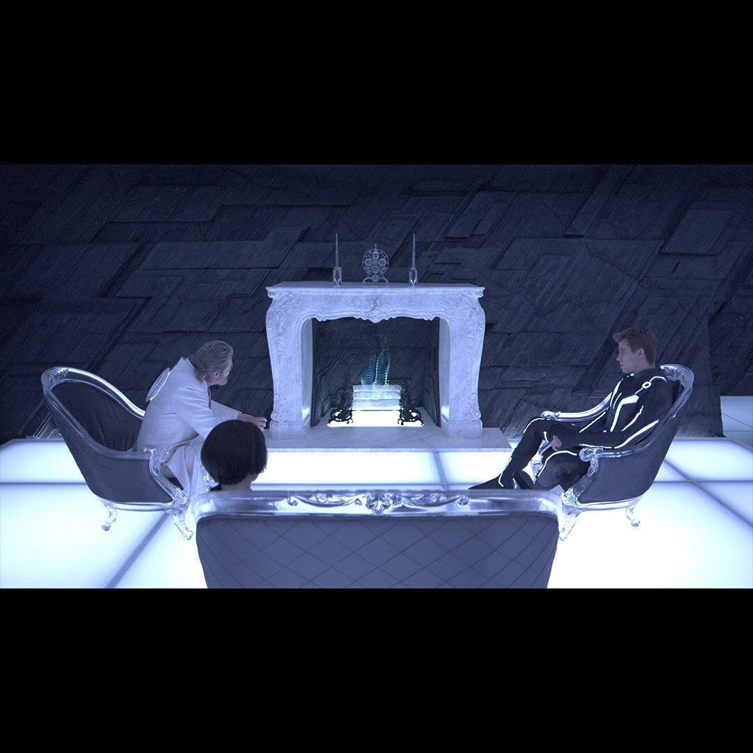 Flynn&rsquo;s fireplace flame FX design for Tron: Legacy went through a surprising  amount of concept iterations until approved, a little annoying yes, but an example of how much love and care the visual fx team  put into this lovely flick 🤍

#tron 