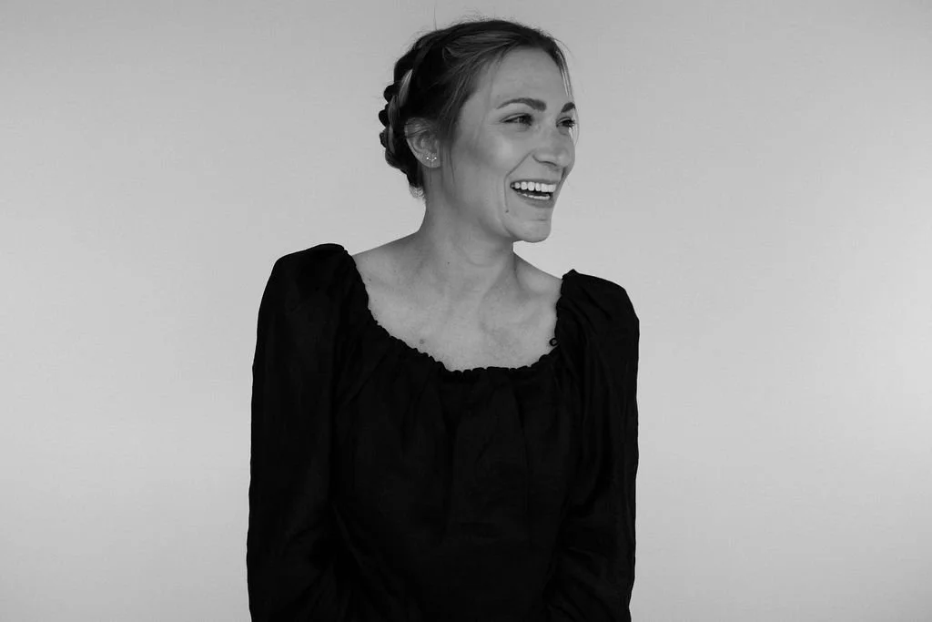 Emily Howell is a live event artist personalizing with calligraphy
