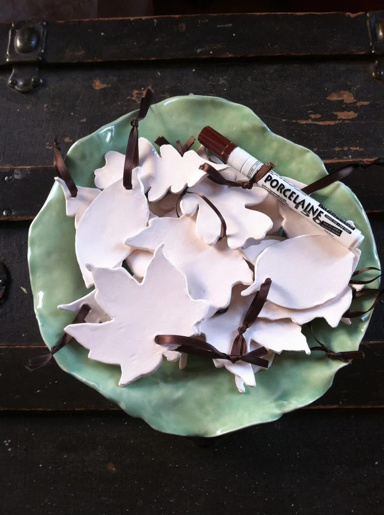 Fall+leaves+green+bowl.jpg