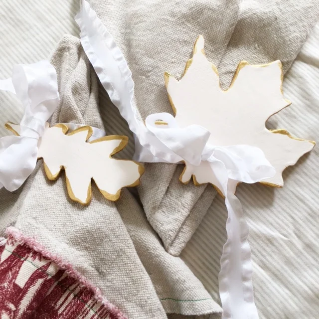 Gold+leaf+napkin+rings.jpg