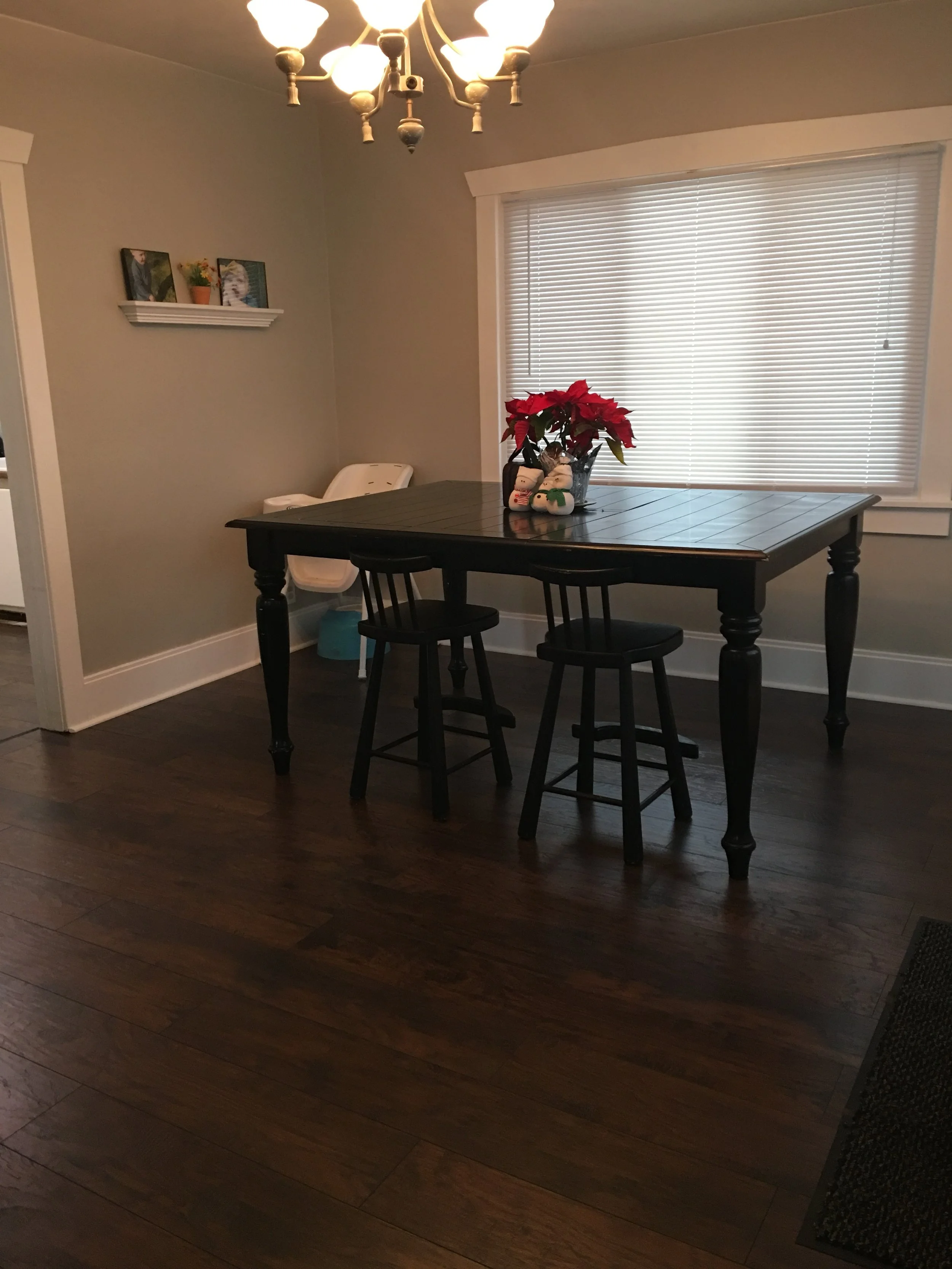 West side: Table and chairs from KSL for $20 