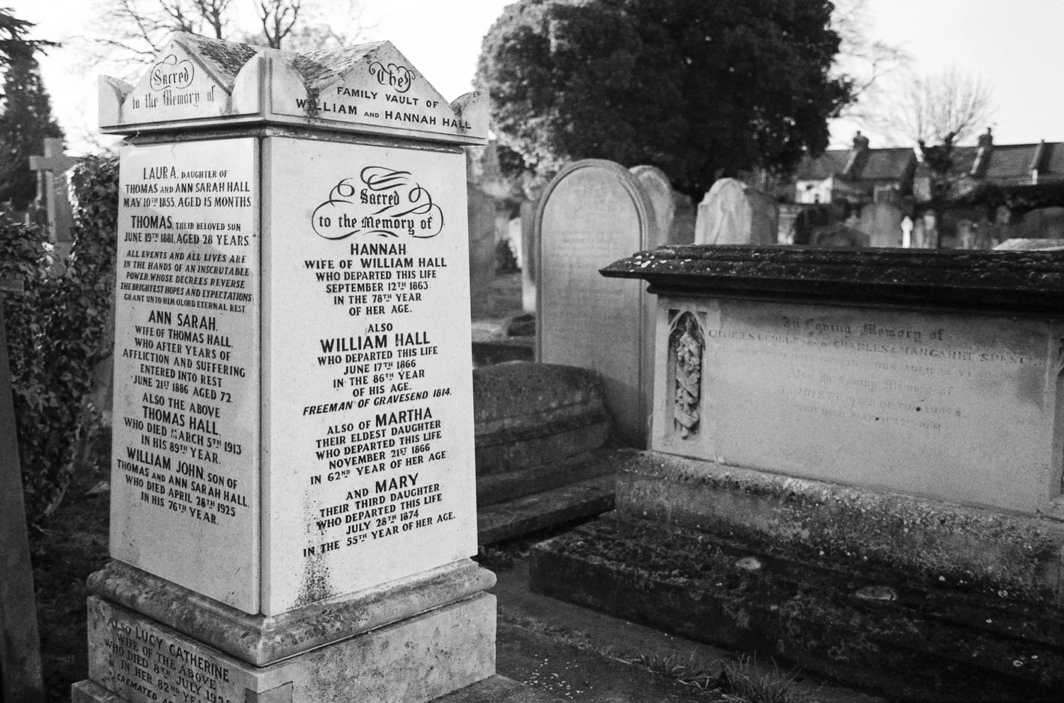 gravesend-cemetery.jpg