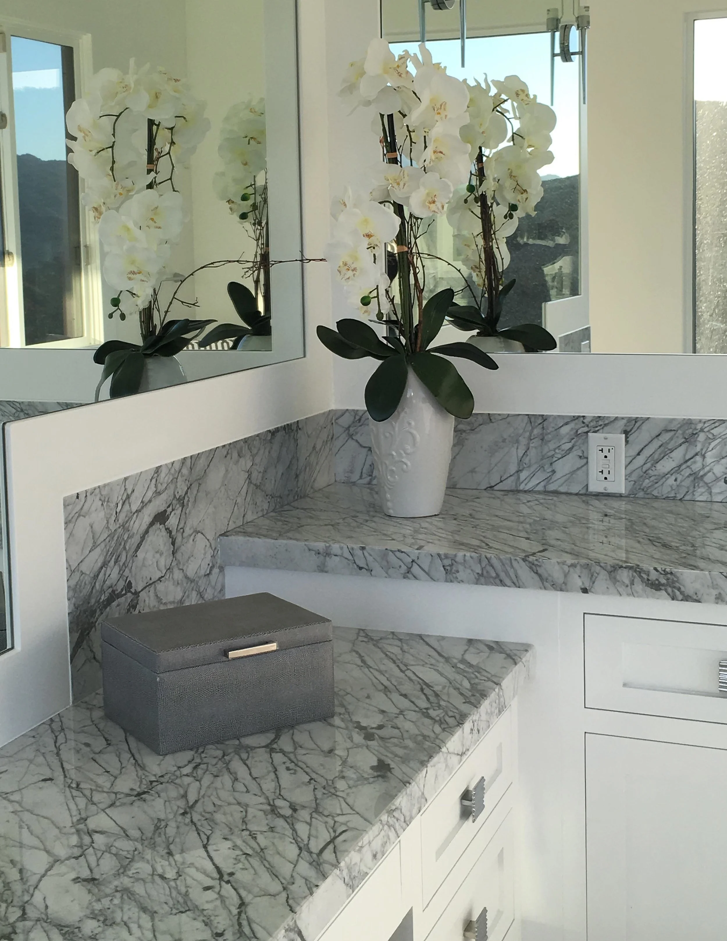 17bathroom vignette.jpg