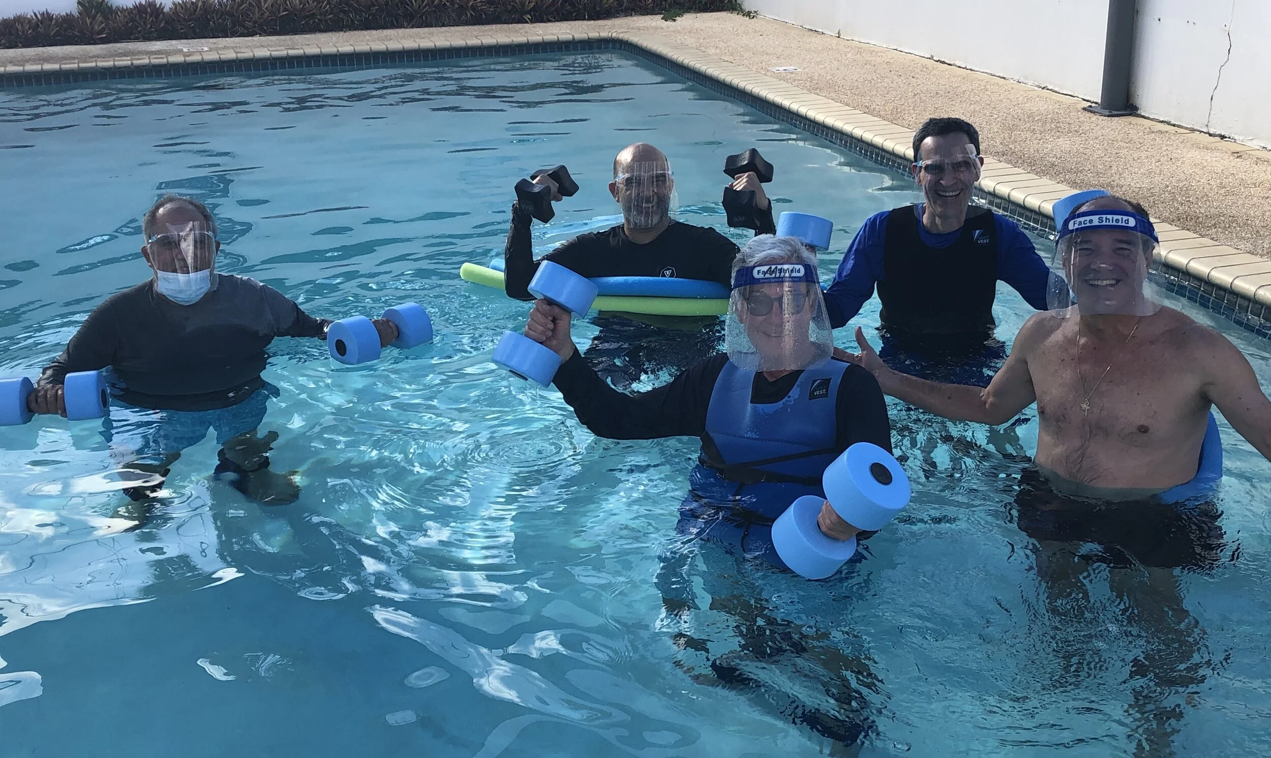 NUESTROS HÉROES SIN CAPA