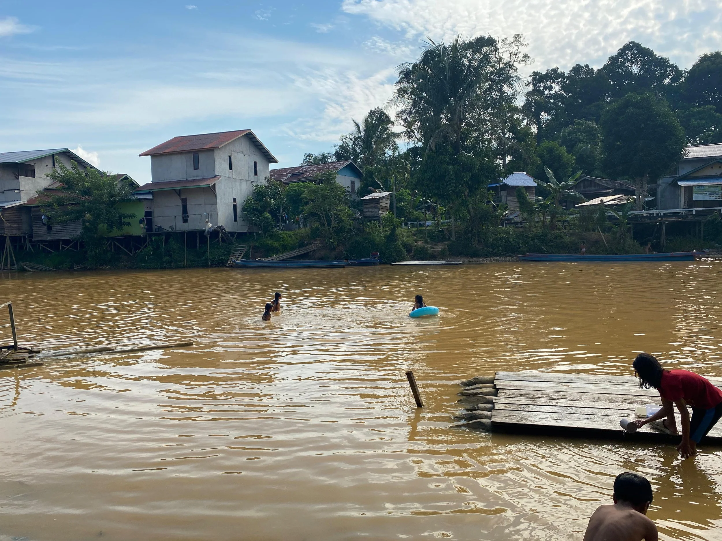Between Gold and Green: Communities in Melawi Fight for Their Future