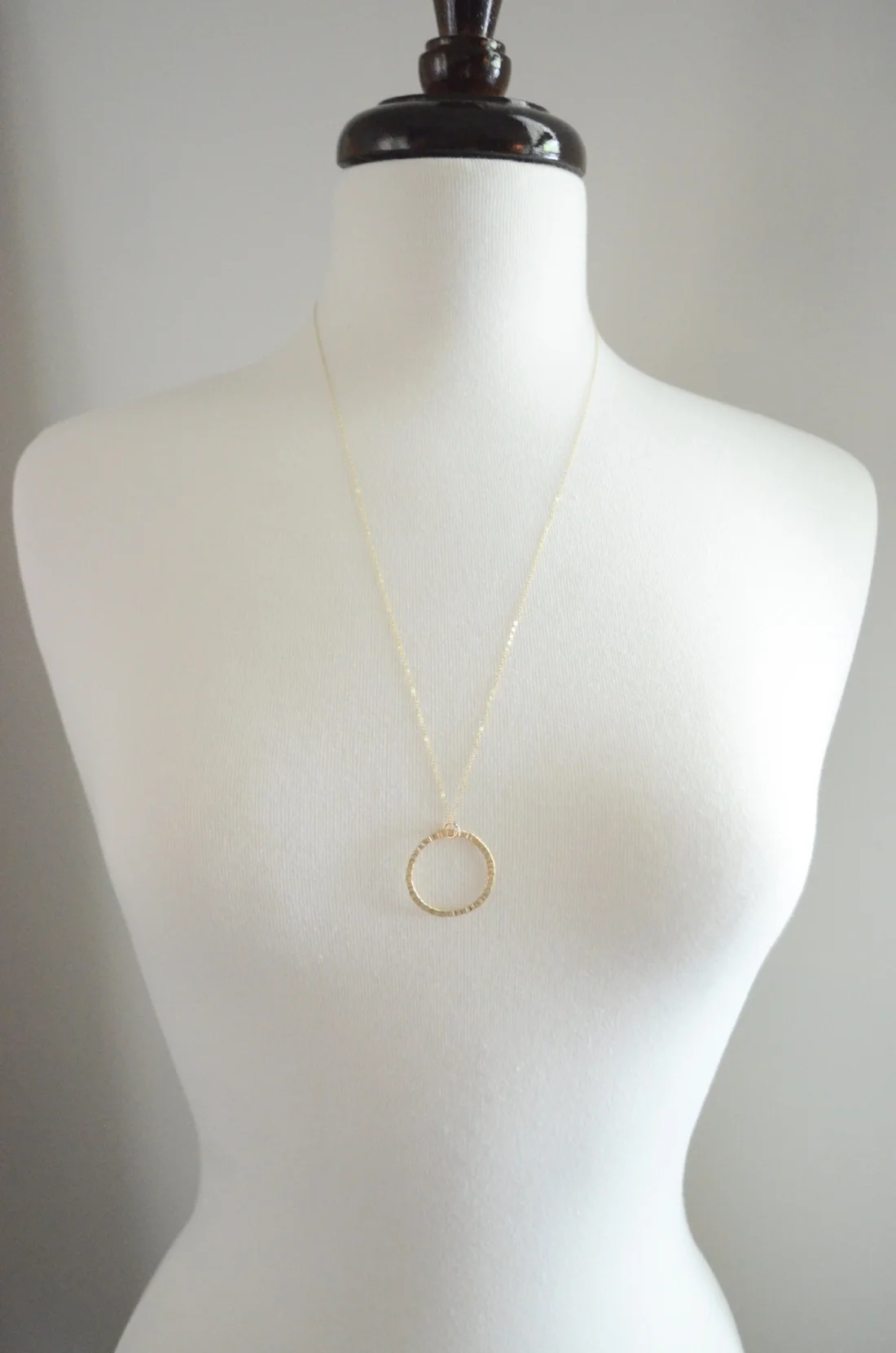 Minimalist Circle Midi Necklace