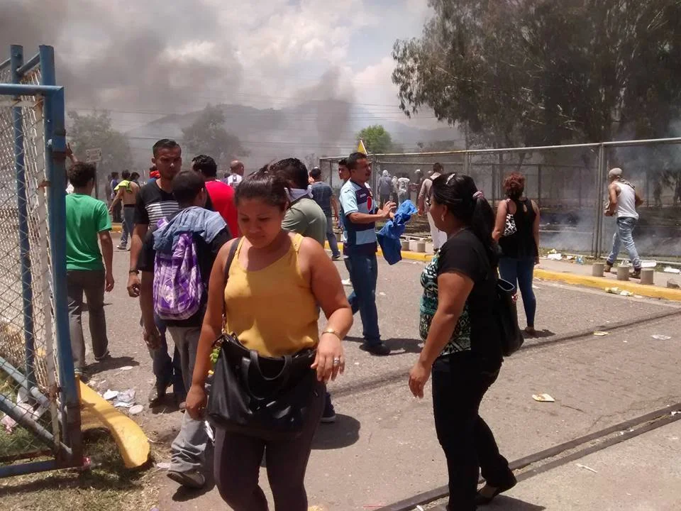 Photo caption: Protest outside of ZIP Bufalo by sweatshop workers, September 2, 2015. Photo by Radio Progreso