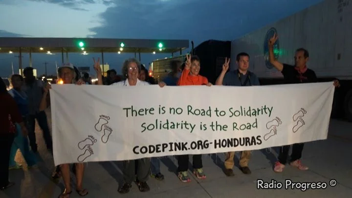 Visiting the Wednesday evening protests at the international-financed tollroad in San Manuel, Cortes.