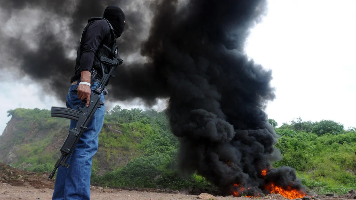 Honduran police burns a narco plane in the department of Colon | Photo by AP