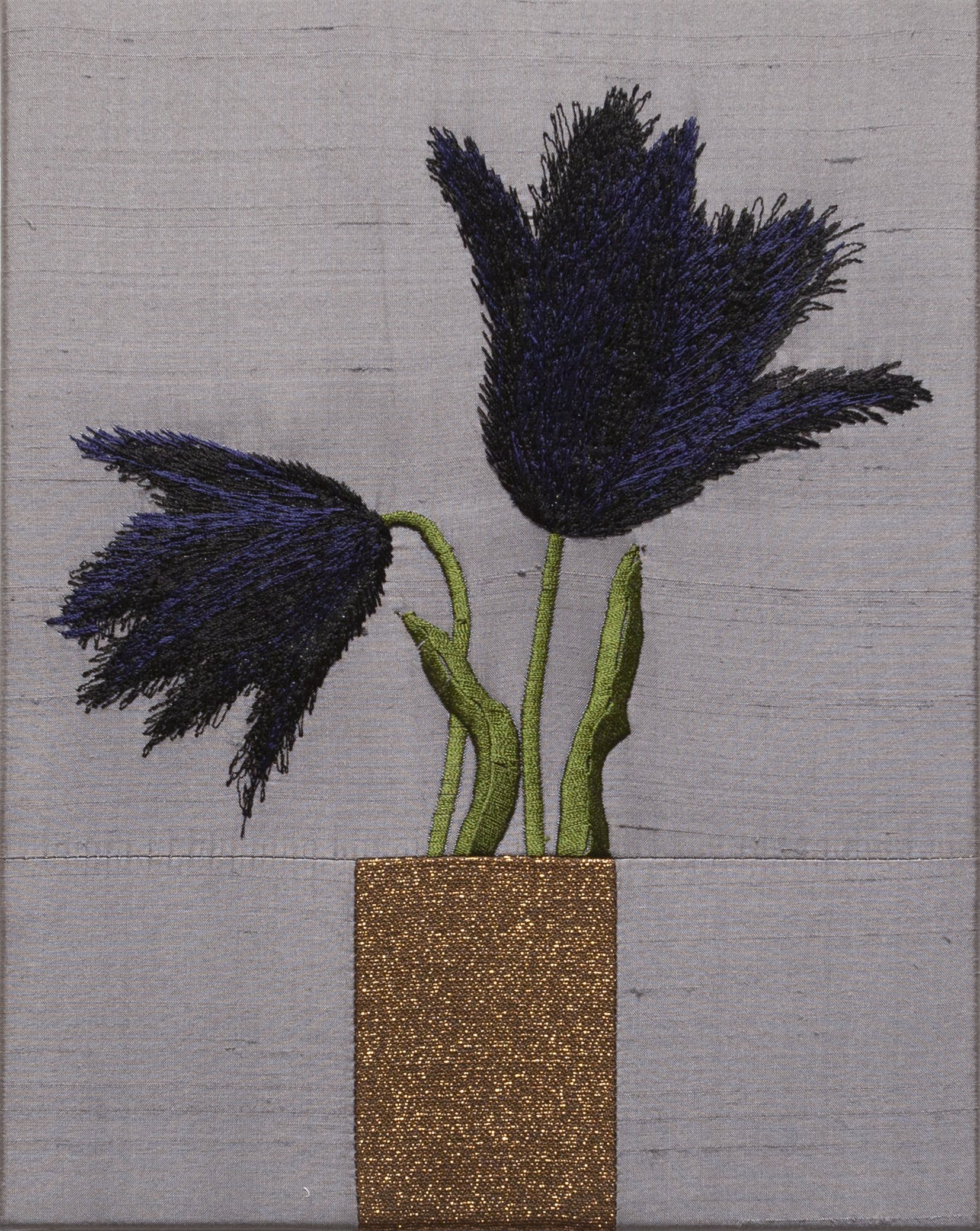  Angelo Filomeno,  A Vase of Tulips , 2021 Embroidery on silk shantung stretched over cotton | 10 x 8 inches | HG15983 