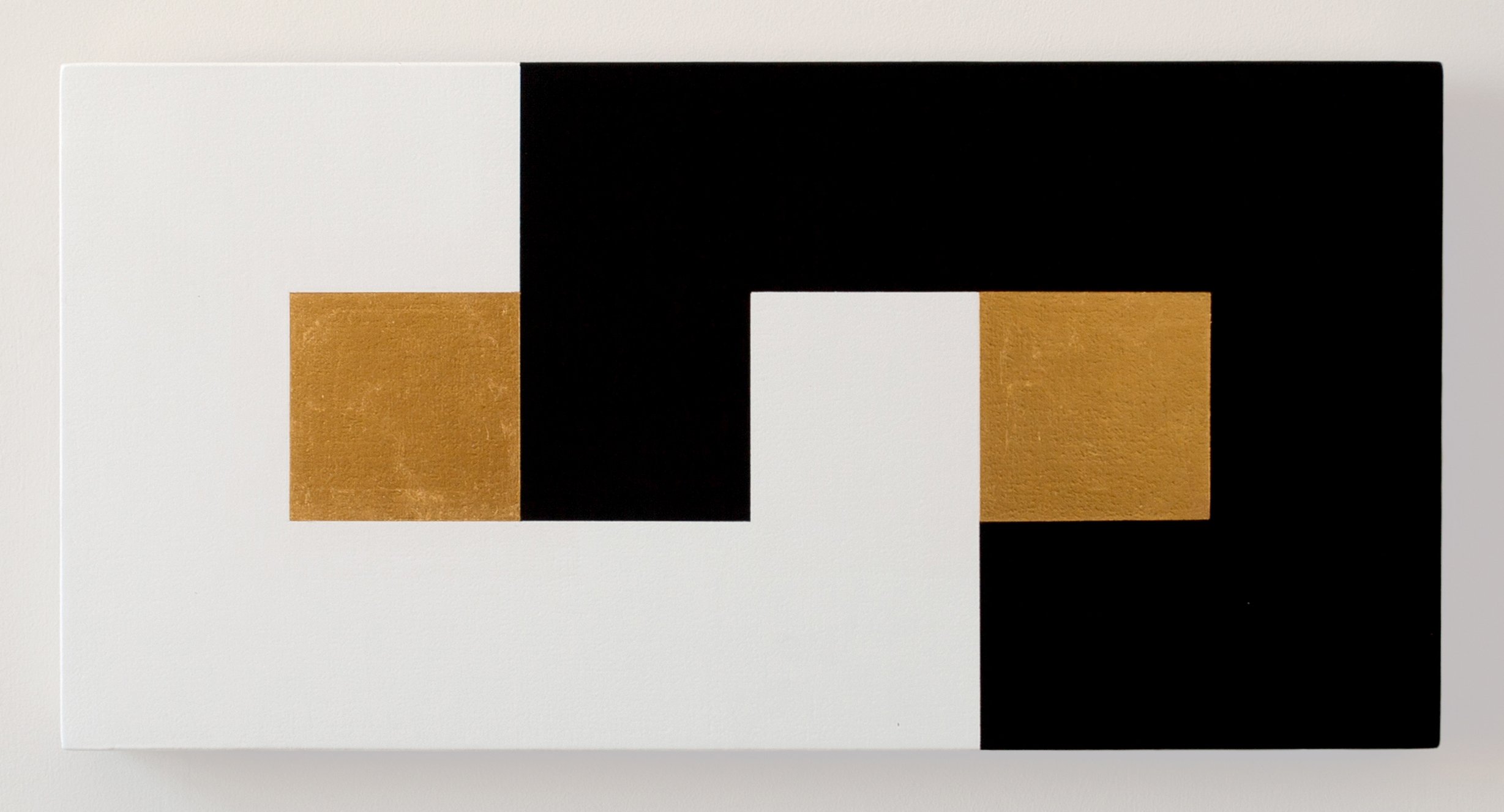  Patsy Krebs,  Untitled Interlocking Black White Gold Leaf , 2021 Flashe paint and gold leaf on canvas | 12 x 24 inches | HG16547 