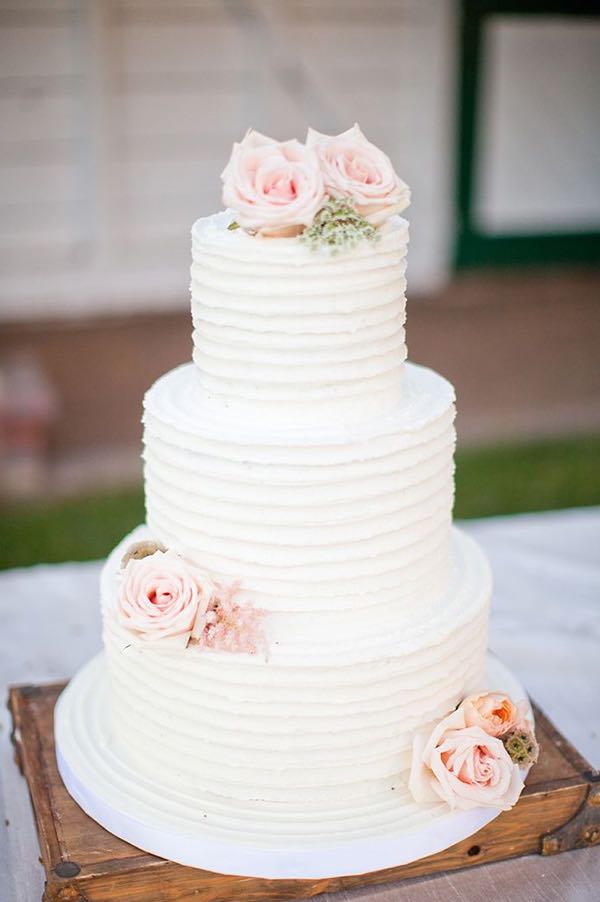 20 Beautiful Buttercream Wedding Cake Ideas The Bohemian Wedding
