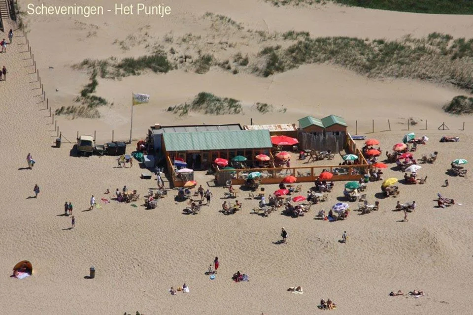 Zeevlam kookt bij strandtent 't Puntje