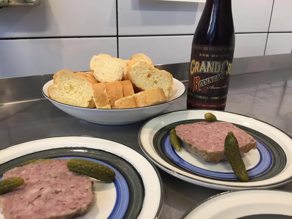 Bier-spijs-combinatie restaurant Basaal en Bierspeciaal Café De Paas