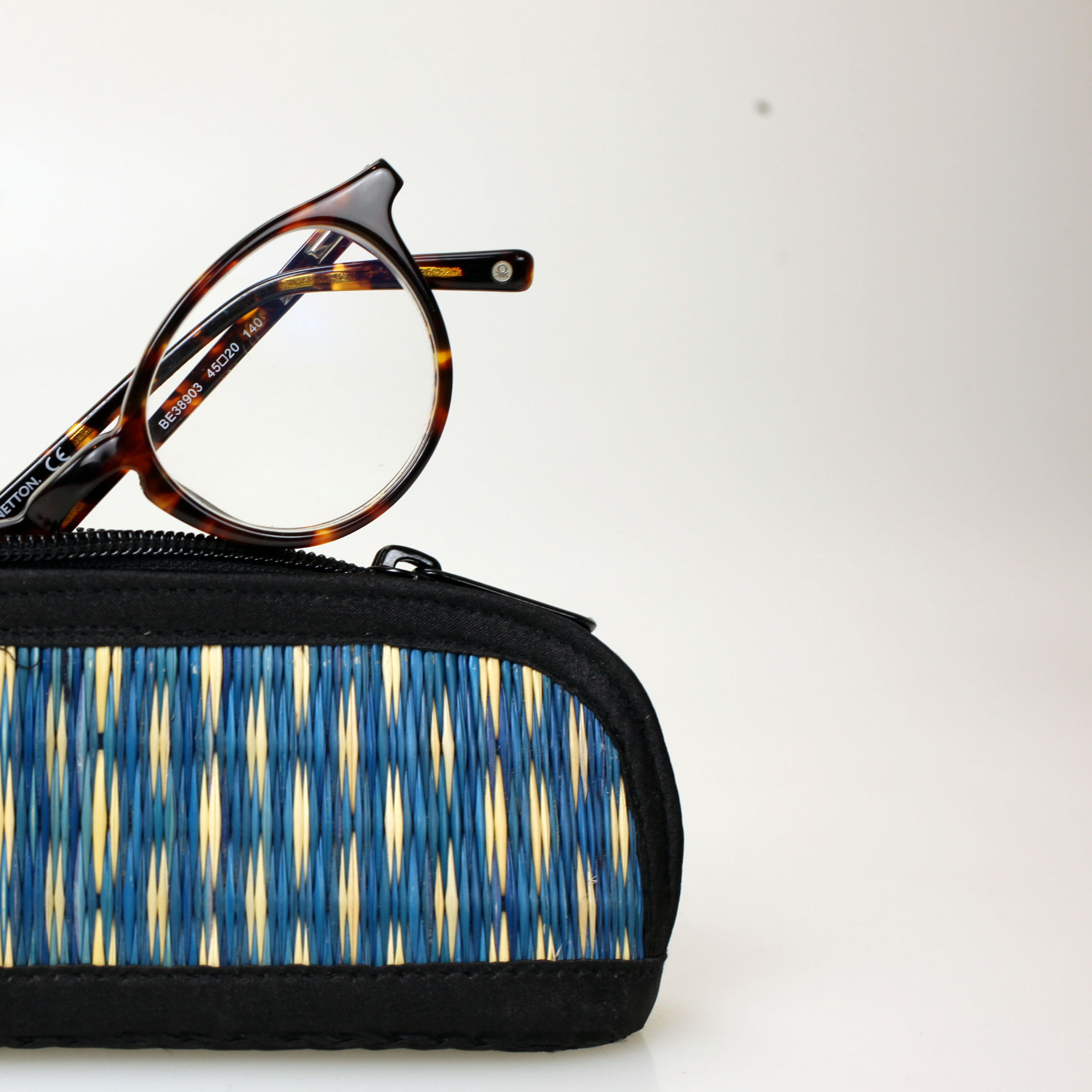 eyeglass holder case