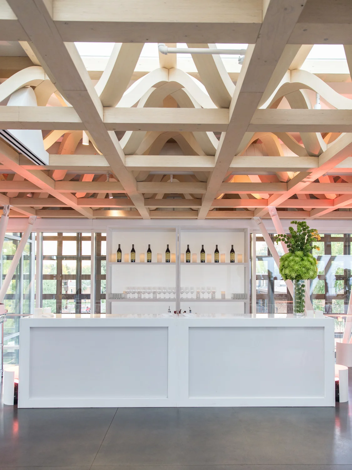 1385_White Bar.jpg