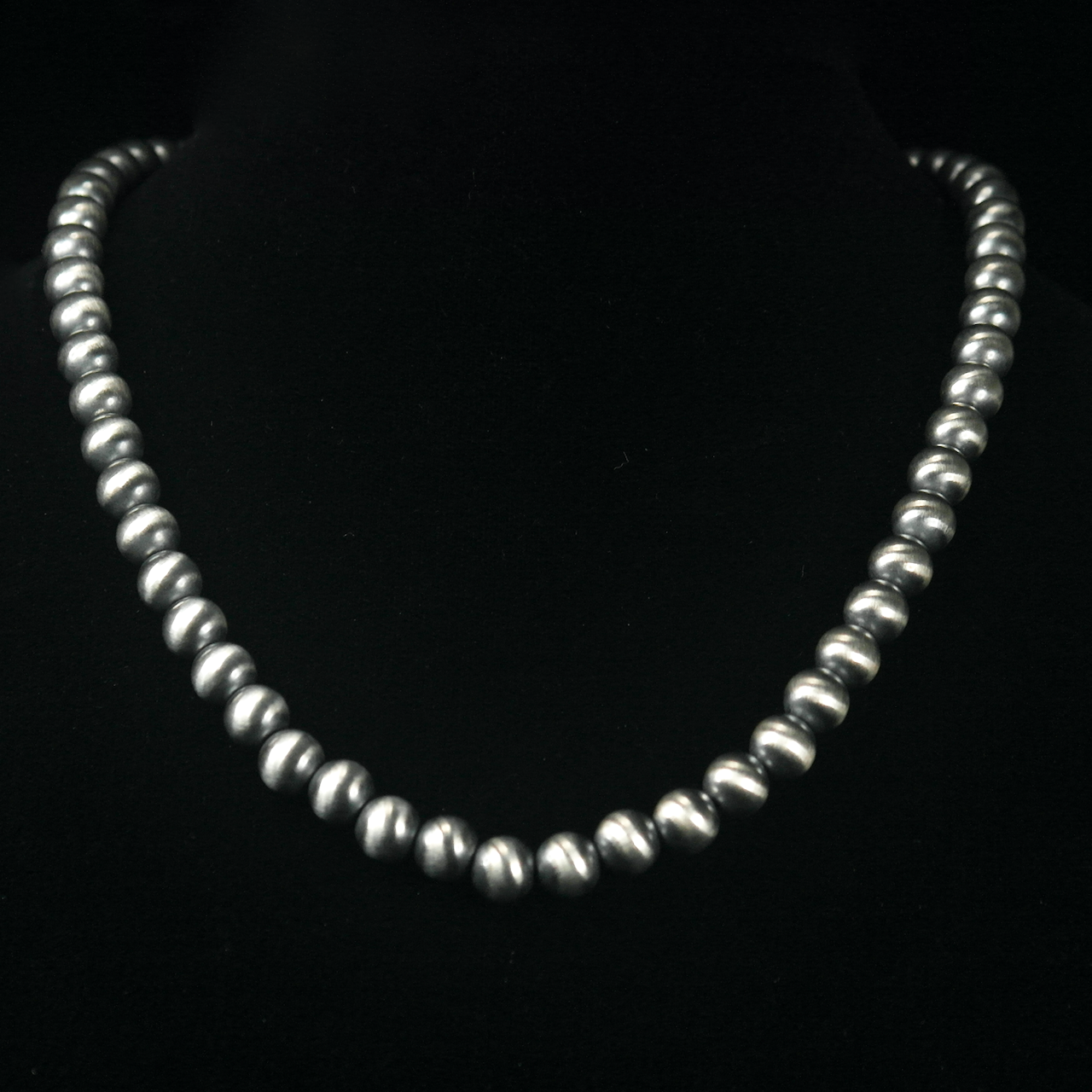 60-784 Navajo Pearl Necklace 10mm 18".png