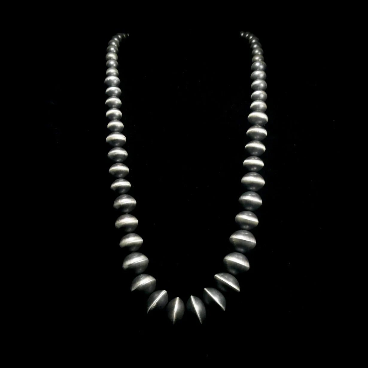 94-988 Rose Martin SS Graduated Pearl Necklace $1350.jpg