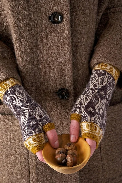 "Morning Thistle" fingerless mitts by Martha Keep