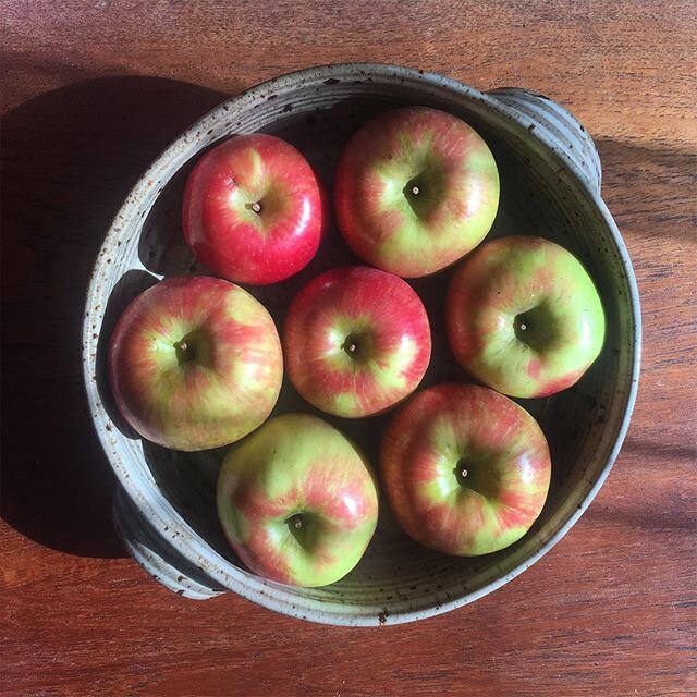 seven apples