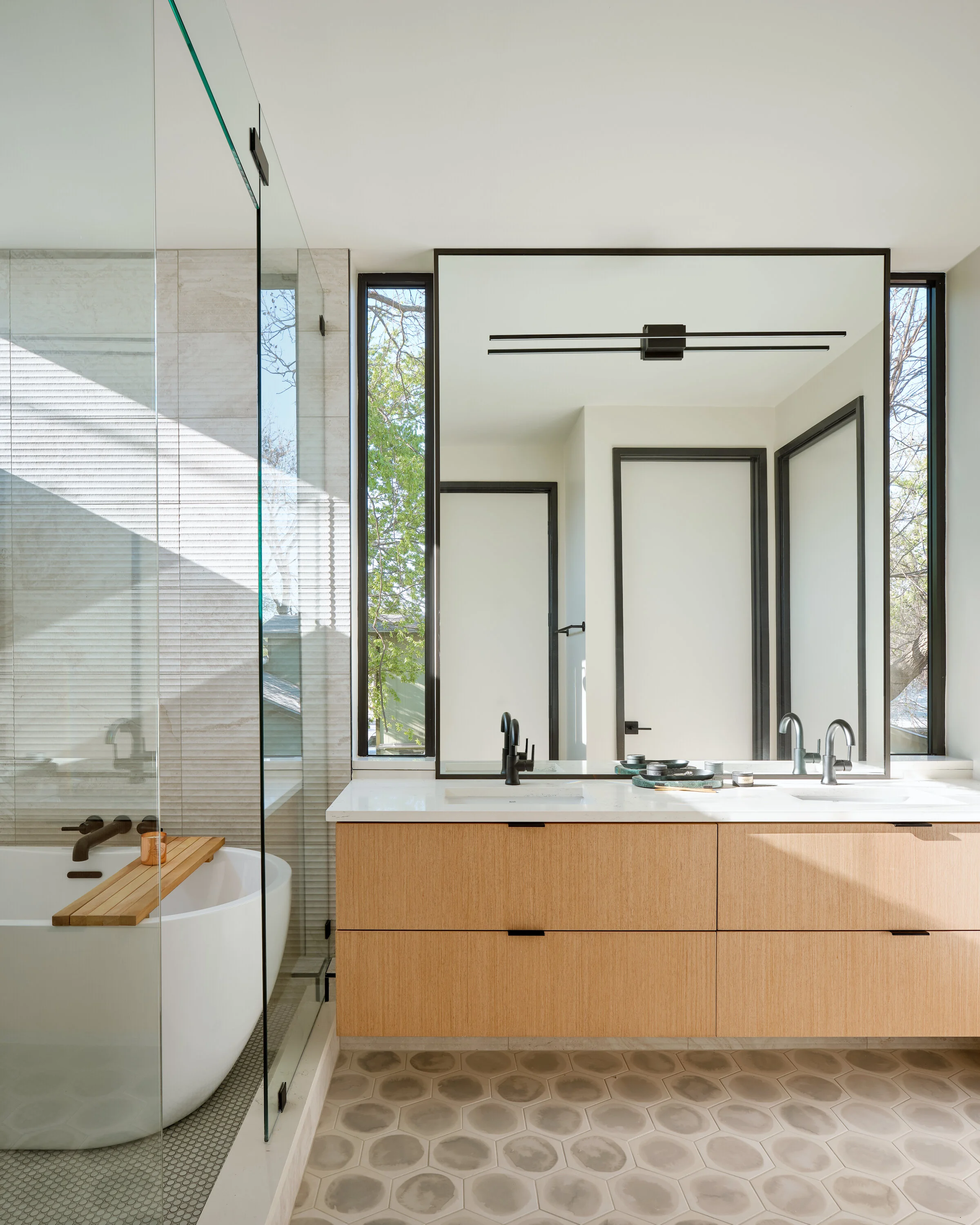  Main Unit - Master Bathroom 