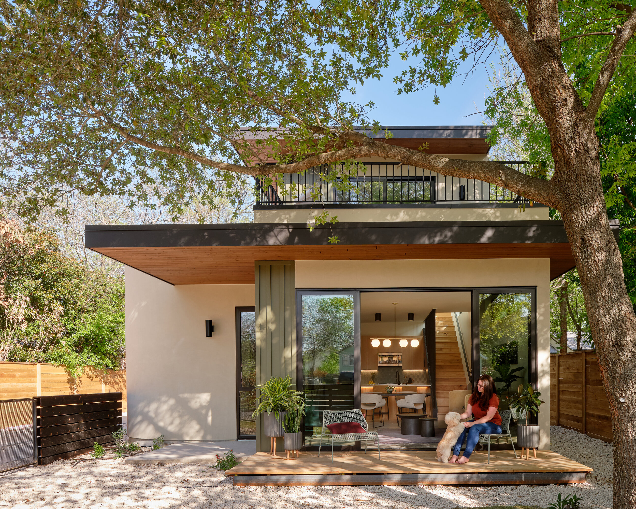  Front Courtyard of ADU unit 