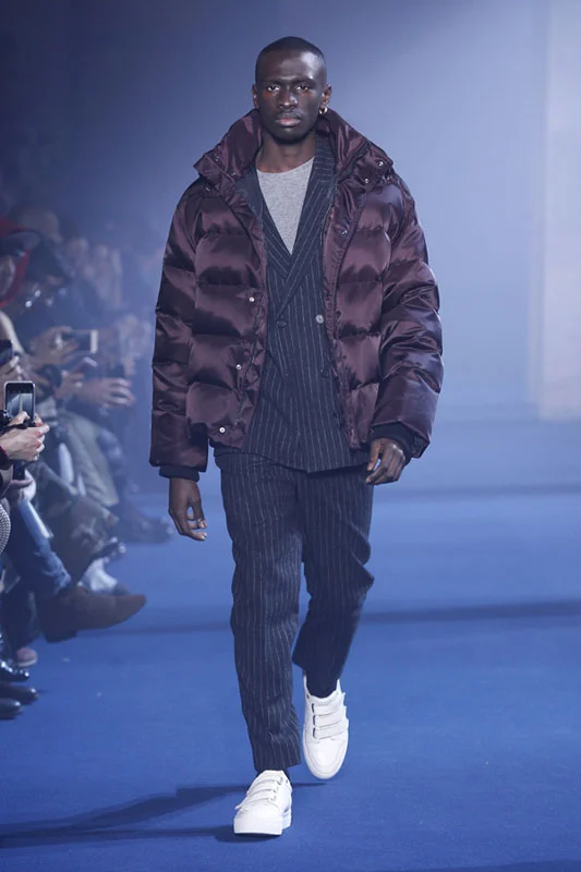 AMI AW16