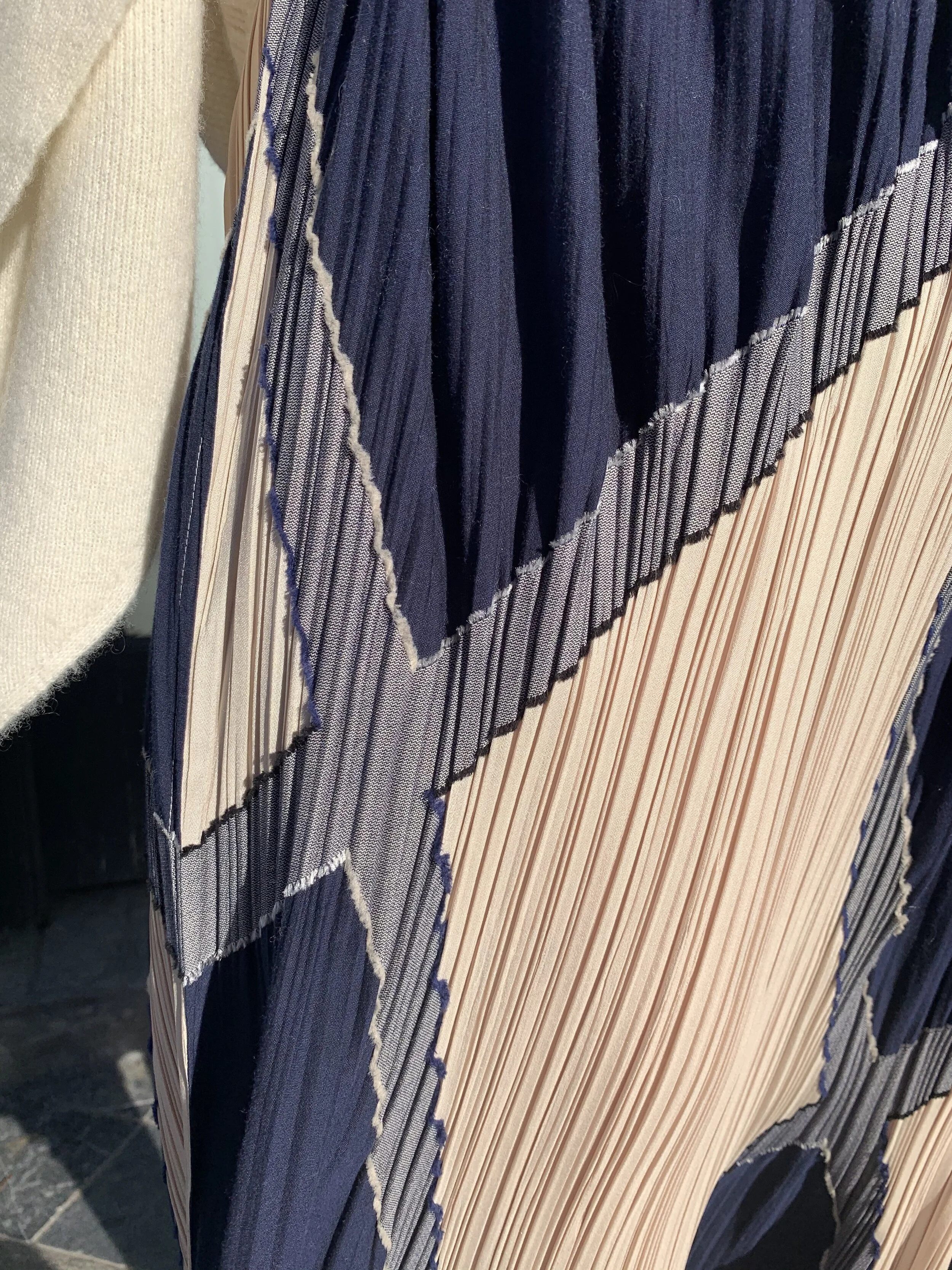  Detail of that Issey skirt. 