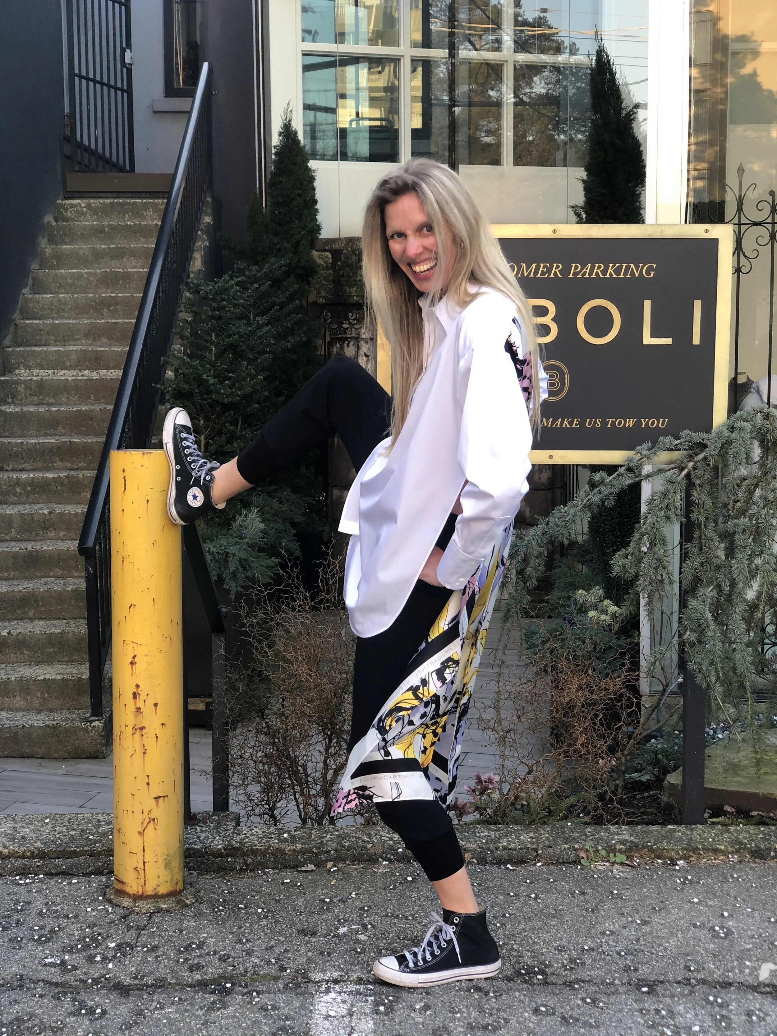  Once again, Stella nails the comfort factor even when doing awkward stretches. 