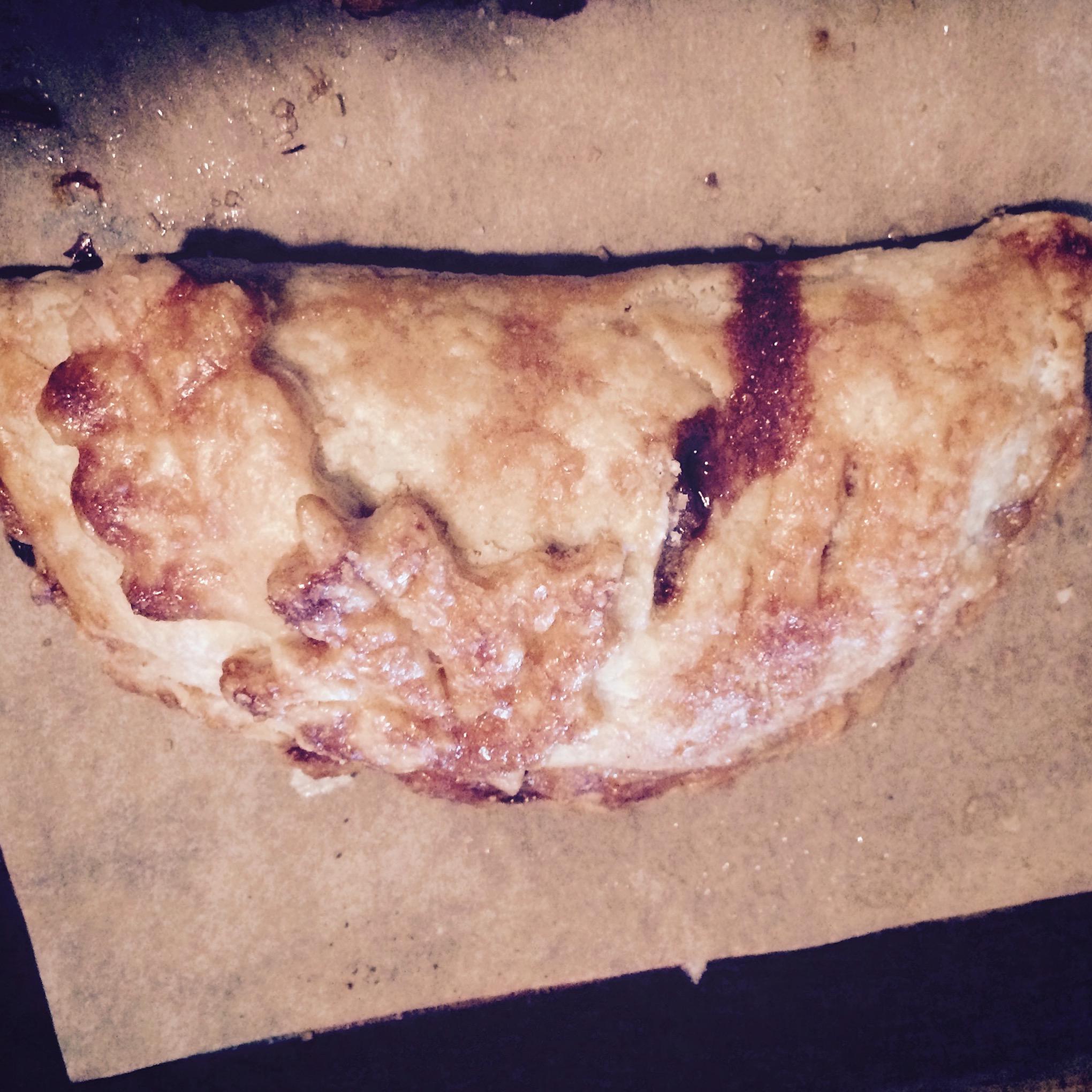 Salted Caramel Apple Hand Pies for Thanksgiving Pie Pop-up