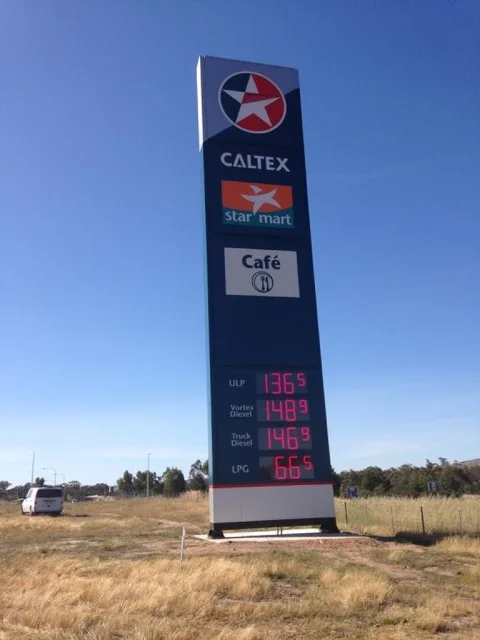 Caltex Ravenswood Tallest Pylon2014-10-31 12.44.21.jpeg