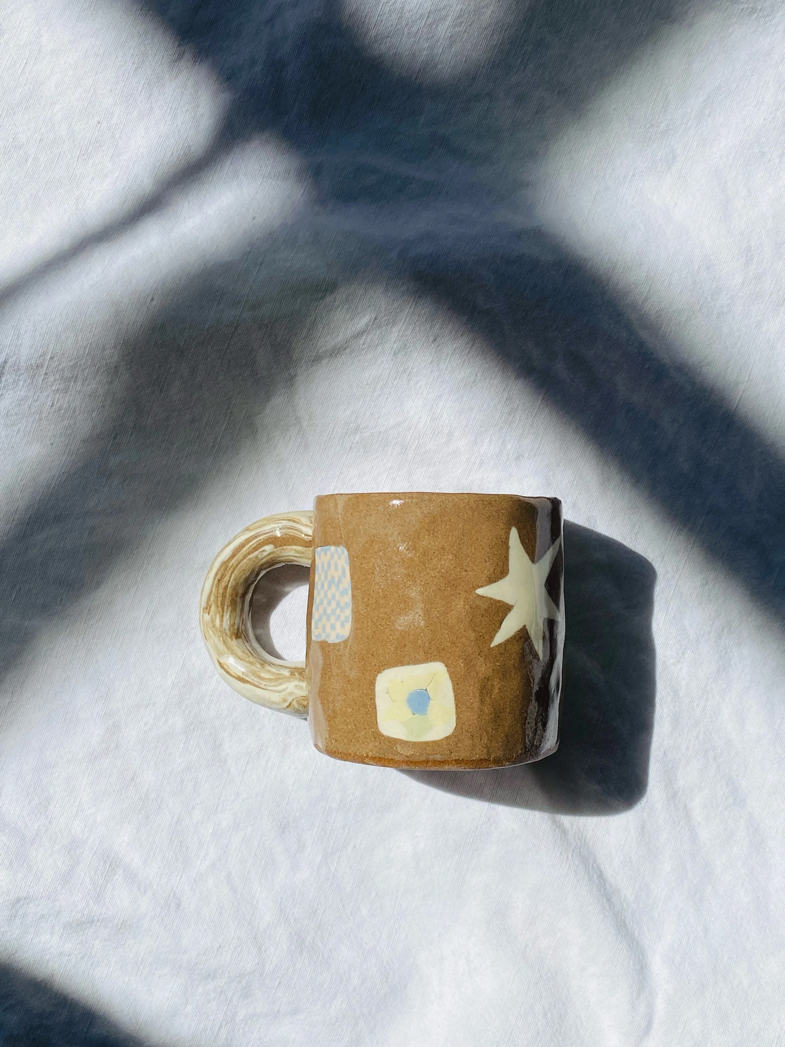 He&rsquo;s just a little guy! 🌼
.
.
.
#nerikomi #inlay #handmadeceramics #handmadepottery #nerikomipottery