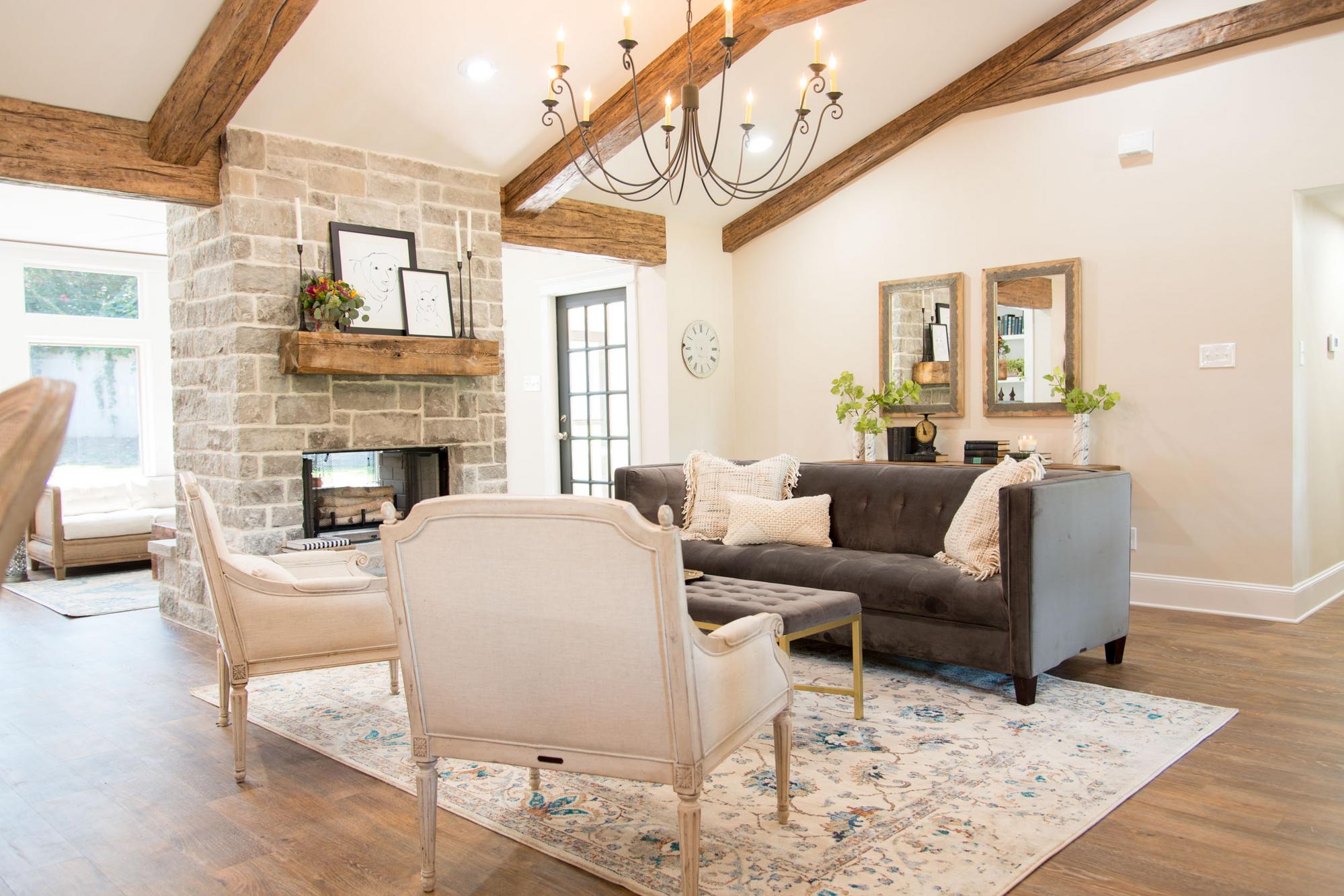 Instagram: @bethanymitchellhomes // The Cargo Ship House