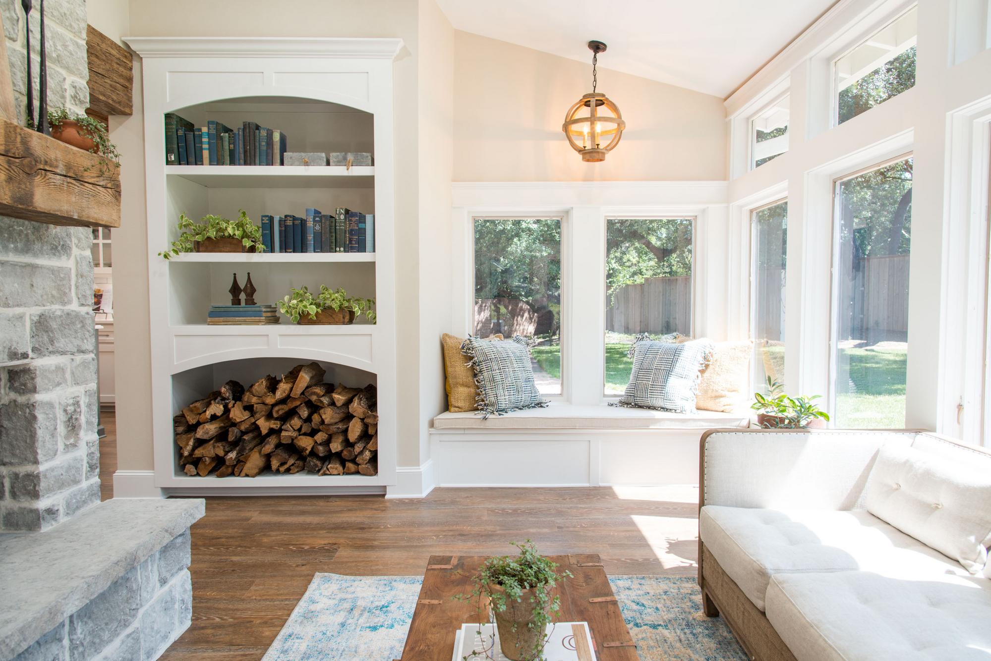 Instagram: @bethanymitchellhomes // The Cargo Ship House